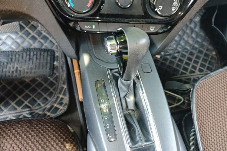 Used Honda XR-V 2015 1.5L LXi CVT Classic Edition Gear Lever