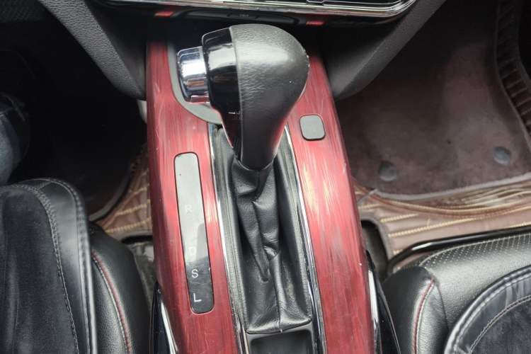 Used Honda XR-V 2015 1.8L VTi CVT Luxury Edition Gear Lever