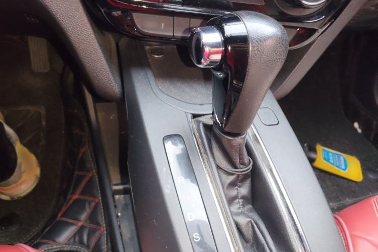 Used Honda XR-V 2015 1.5L LXi CVT Classic Edition Gear Lever