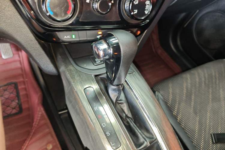 Used Honda XR-V 2015 1.8L EXi CVT Comfort Version Gear Lever