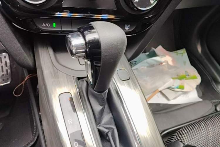 Used Honda XR-V 2015 1.8L EXi CVT Comfort Version Gear Lever