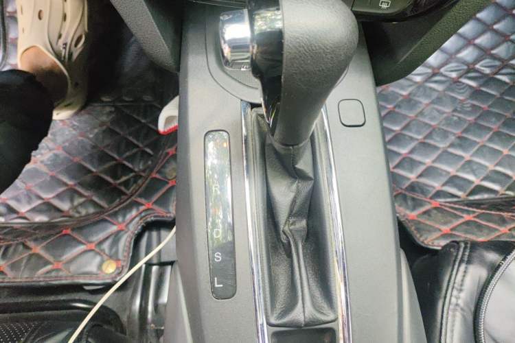 Used Honda XR-V 2015 1.5L LXi CVT Classic Edition Gear Lever