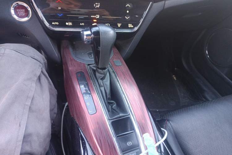 Used Honda XR-V 2015 1.8L VTi CVT Luxury Edition Gear Lever