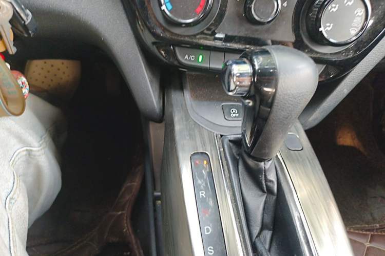 Used Honda XR-V 2015 1.8L EXi CVT Comfort Version Gear Lever
