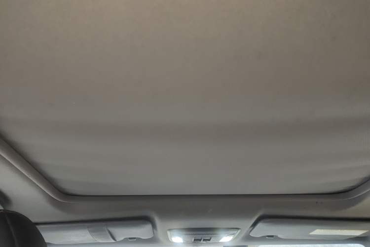 Used Honda XR-V 2015 1.8L VTi CVT Luxury Edition Headliner