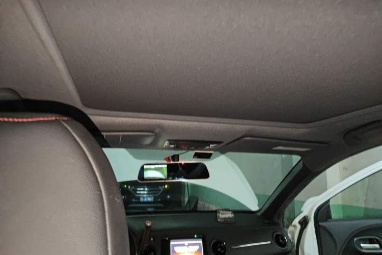 Used Honda XR-V 2015 1.8L VTi CVT Luxury Edition Headliner