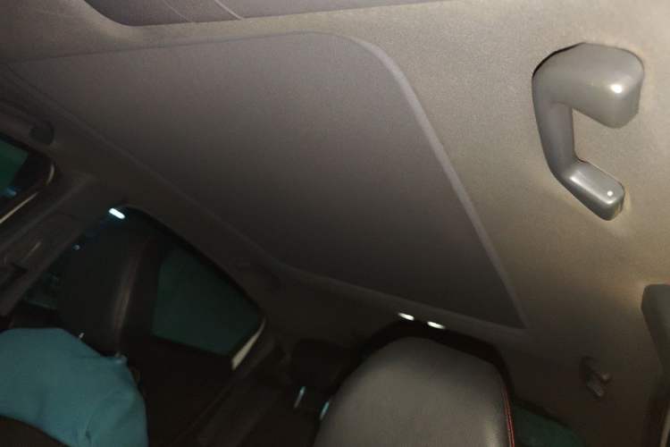 Used Honda XR-V 2015 1.8L VTi CVT Luxury Edition Headliner