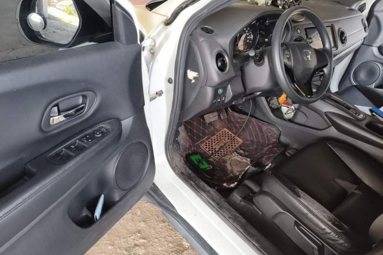 Used Honda XR-V 2015 1.5L LXi CVT Classic Edition Interior 3