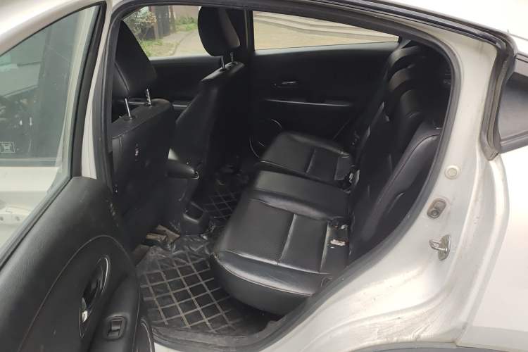 Used Honda XR-V 2015 1.8L VTi CVT Luxury Edition Interior 4