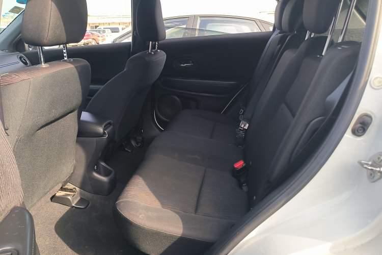 Used Honda XR-V 2015 1.5L LXi CVT Classic Edition Interior 4