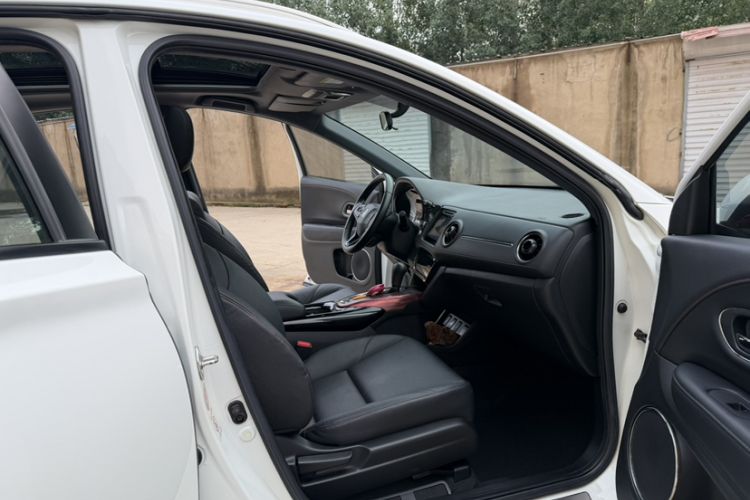Used Honda XR-V 2015 1.8L VTi CVT Luxury Edition Interior 6