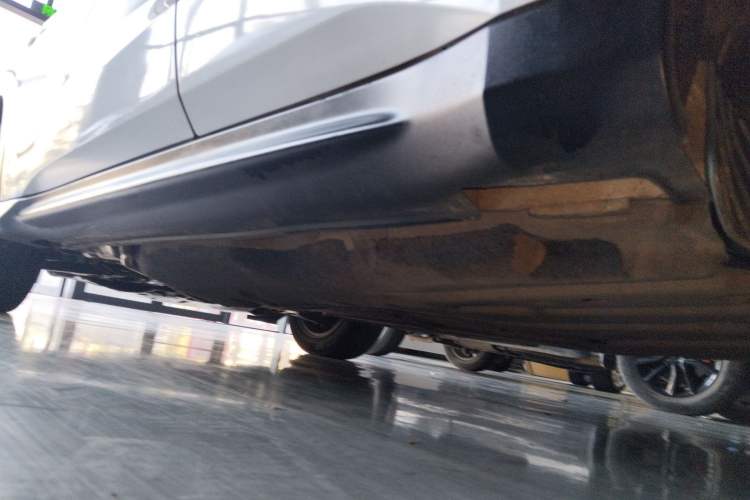 Used Honda XR-V 2015 1.5L LXi Manual Classic Edition Left Side Sill