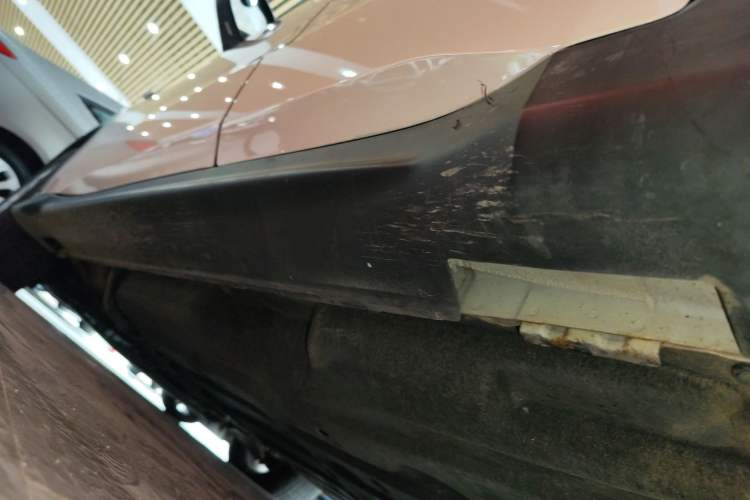 Used Honda XR-V 2015 1.5L LXi Manual Classic Edition Left Side Sill