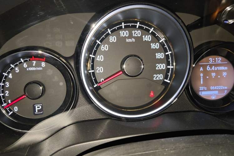Used Honda XR-V 2015 1.8L VTi CVT Luxury Edition Odometer Close Up