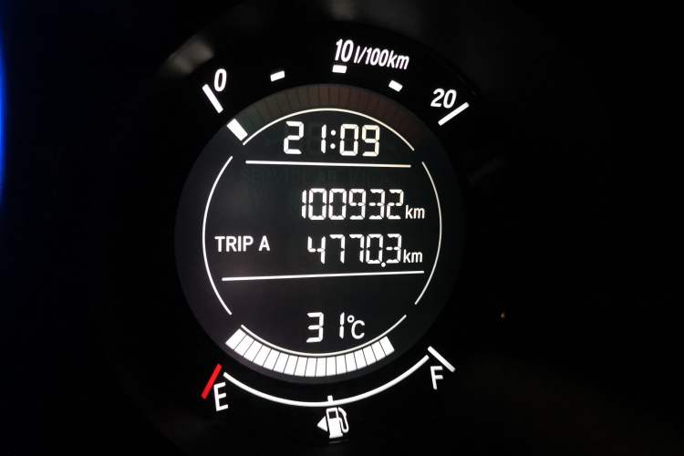 Used Honda XR-V 2015 1.8L EXi CVT Comfort Version Odometer Close Up