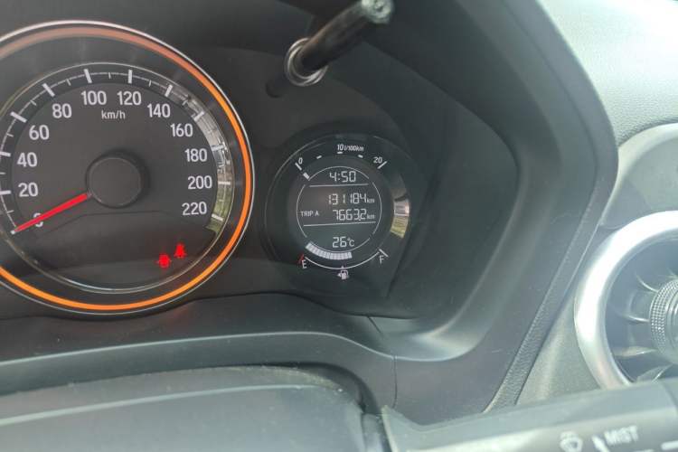 Used Honda XR-V 2015 1.8L EXi CVT Comfort Version Odometer Close Up