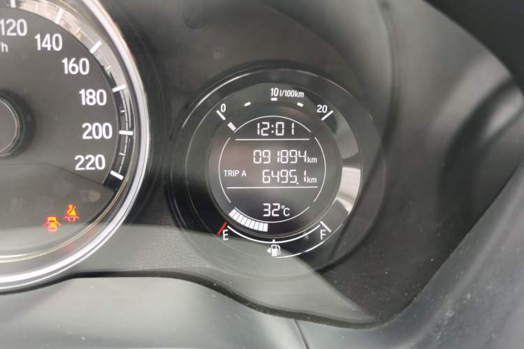 Used Honda XR-V 2015 1.8L EXi CVT Comfort Version Odometer Close Up