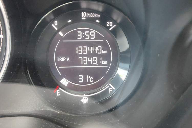 Used Honda XR-V 2015 1.8L EXi CVT Comfort Version Odometer Close Up