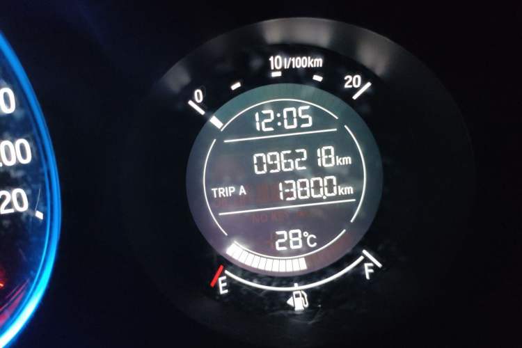 Used Honda XR-V 2015 1.8L EXi CVT Comfort Version Odometer Close Up
