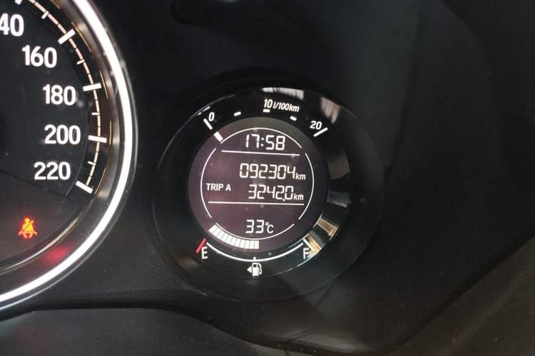 Used Honda XR-V 2015 1.8L EXi CVT Comfort Version Odometer Close Up