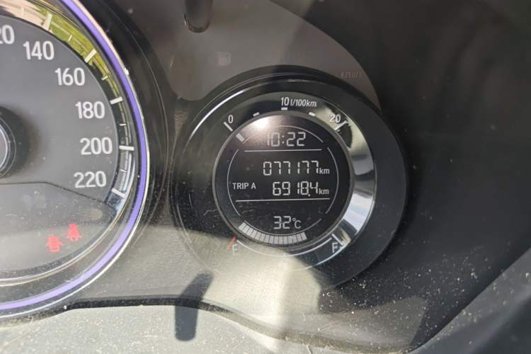 Used Honda XR-V 2015 1.8L EXi Manual Comfort Edition Odometer Close Up