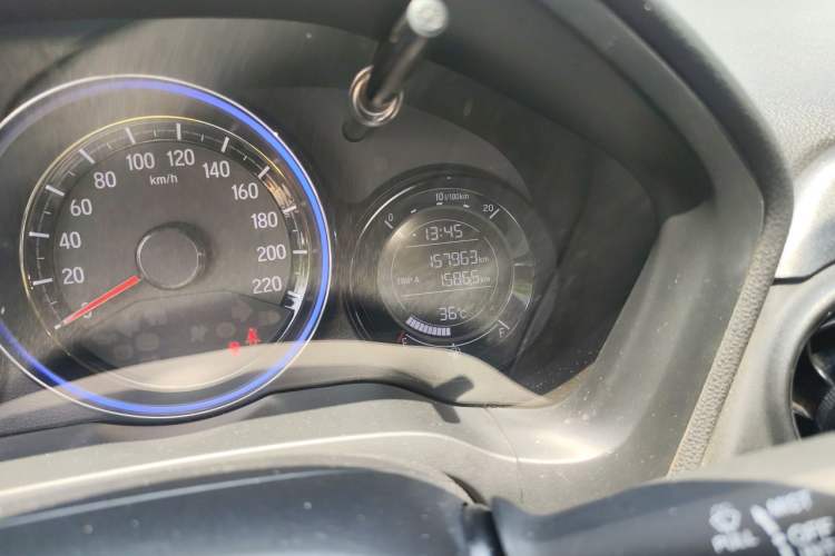 Used Honda XR-V 2015 1.5L LXi CVT Classic Edition Odometer Close Up