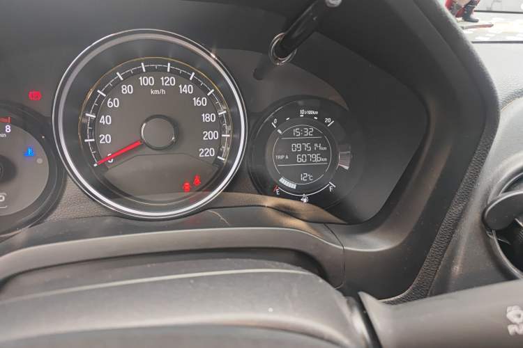 Used Honda XR-V 2015 1.5L LXi CVT Classic Edition Odometer Close Up