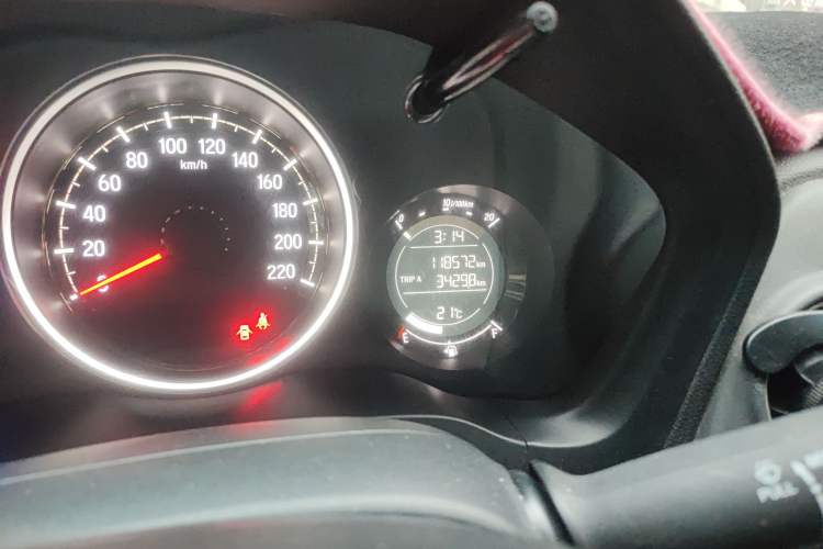 Used Honda XR-V 2015 1.5L LXi CVT Classic Edition Odometer Close Up