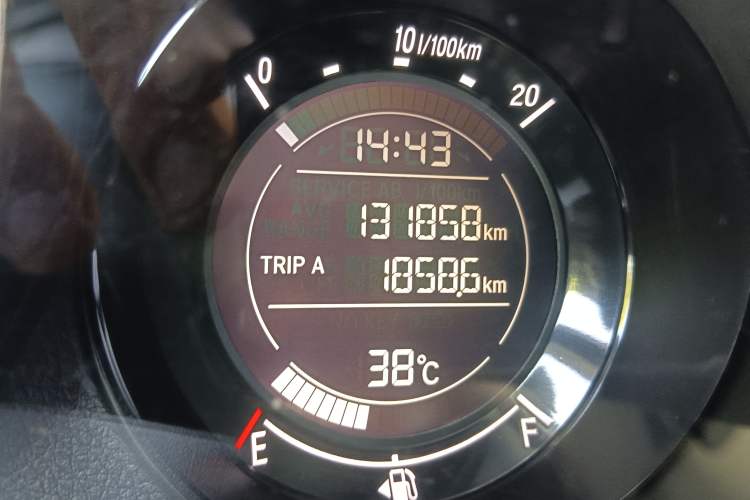 Used Honda XR-V 2015 1.8L EXi CVT Comfort Version Odometer Close Up