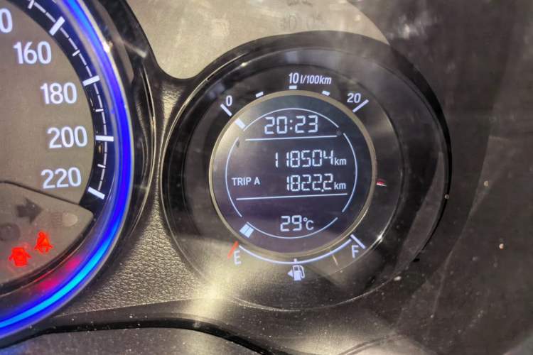 Used Honda XR-V 2015 1.5L LXi CVT Classic Edition Odometer Close Up