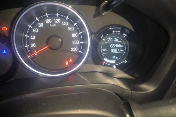 Used Honda XR-V 2015 1.8L EXi CVT Comfort Version Odometer Close Up