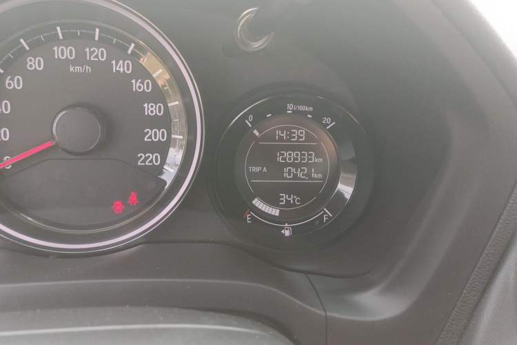 Used Honda XR-V 2015 1.8L EXi CVT Comfort Version Odometer Close Up