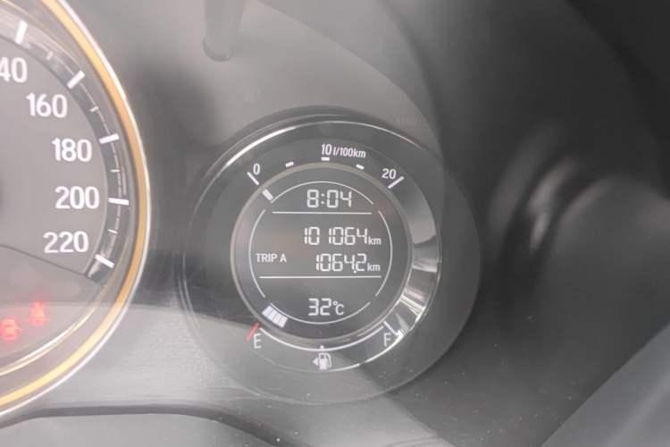 Used Honda XR-V 2015 1.8L EXi CVT Comfort Version Odometer Close Up