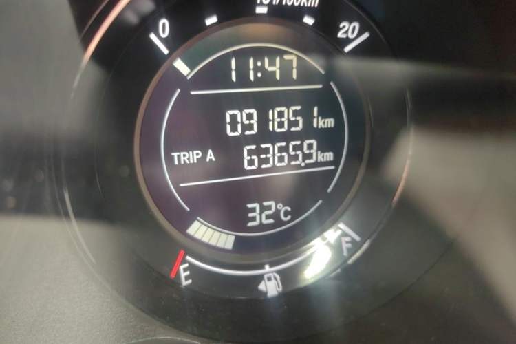 Used Honda XR-V 2015 1.8L EXi CVT Comfort Version Odometer Close Up