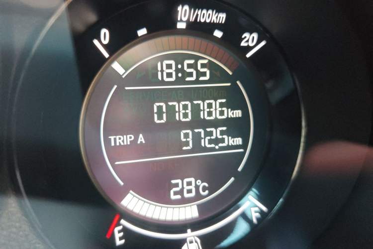 Used Honda XR-V 2015 1.5L LXi CVT Classic Edition Odometer Close Up
