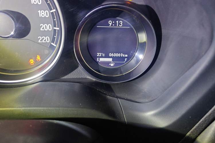 Used Honda XR-V 2015 1.8L VTi CVT Luxury Edition Odometer Close Up