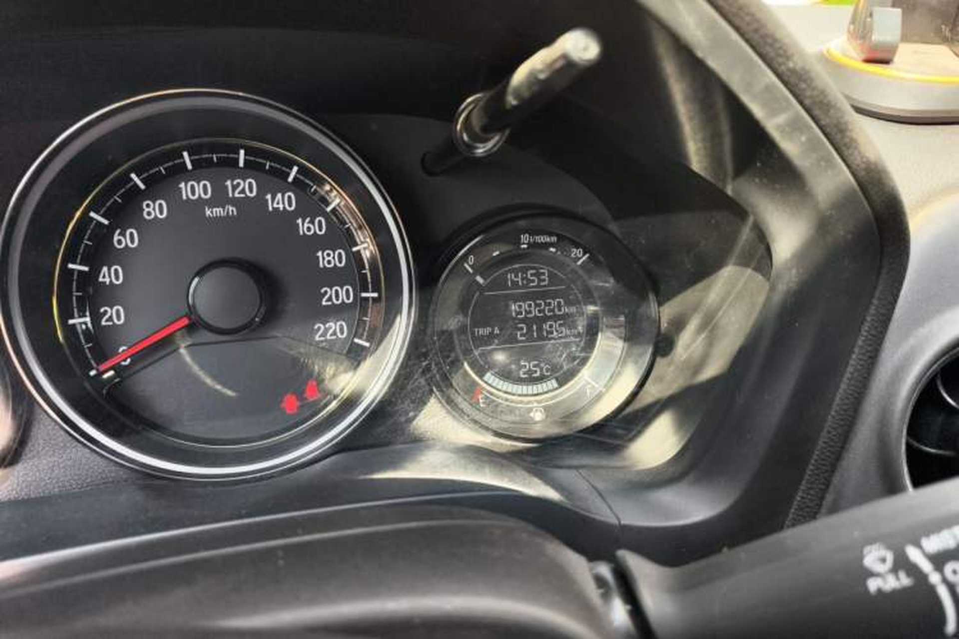 Used Honda XR-V 2015 1.5L LXi Manual Classic Edition Odometer Close Up