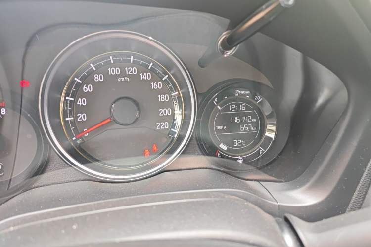 Used Honda XR-V 2015 1.5L LXi CVT Classic Edition Odometer Close Up