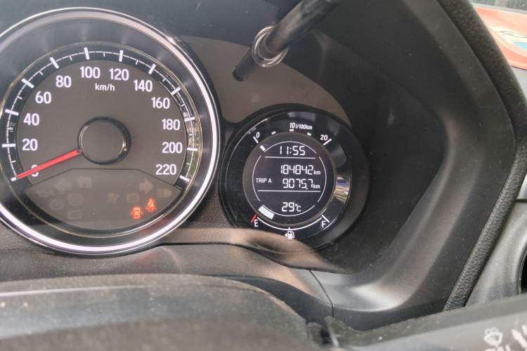 Used Honda XR-V 2015 1.5L LXi CVT Classic Edition Odometer Close Up