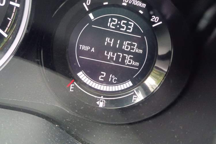 Used Honda XR-V 2015 1.8L EXi CVT Comfort Version Odometer Close Up