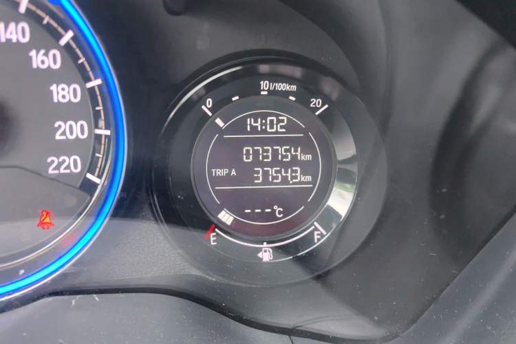 Used Honda XR-V 2015 1.5L LXi CVT Classic Edition Odometer Close Up
