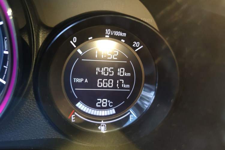 Used Honda XR-V 2015 1.8L EXi CVT Comfort Version Odometer Close Up