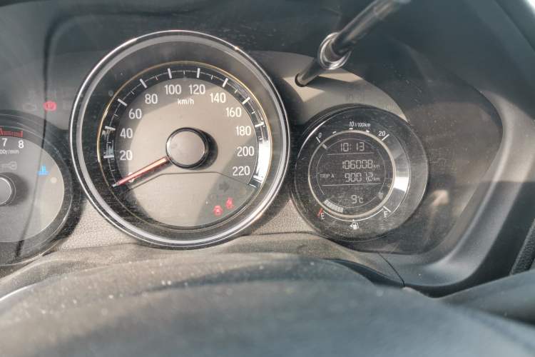 Used Honda XR-V 2015 1.5L LXi Manual Classic Edition Odometer Close Up