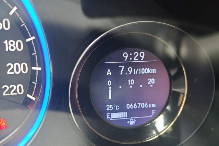 Used Honda XR-V 2015 1.8L VTi CVT Luxury Edition Odometer Close Up