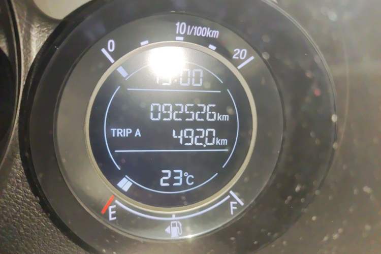 Used Honda XR-V 2015 1.8L EXi CVT Comfort Version Odometer Close Up