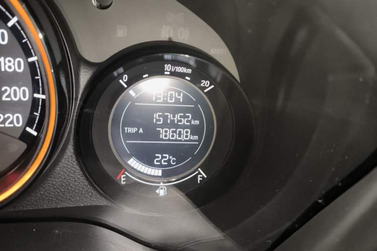 Used Honda XR-V 2015 1.5L LXi CVT Classic Edition Odometer Close Up