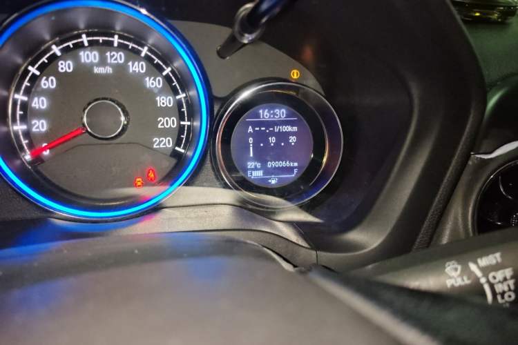 Used Honda XR-V 2015 1.8L VTi CVT Luxury Edition Odometer Close Up