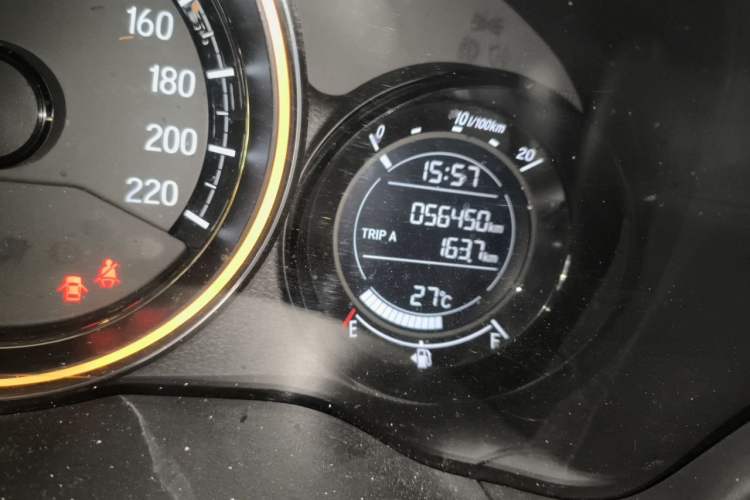 Used Honda XR-V 2015 1.8L EXi CVT Comfort Version Odometer Close Up