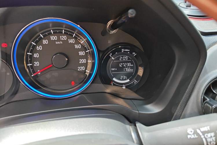 Used Honda XR-V 2015 1.5L LXi Manual Classic Edition Odometer Close Up