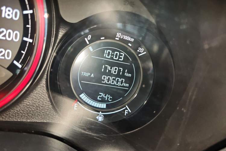 Used Honda XR-V 2015 1.5L LXi CVT Classic Edition Odometer Close Up